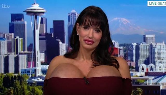 OMG! To chyba NAJWIĘKSZY biust, jaki zobaczycie w swoim życiu (VIDEO)