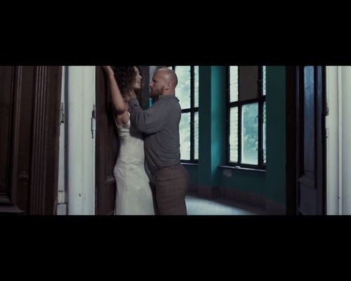 Monika Pietrasińska w mrocznym, ekscentrycznym klipie [VIDEO