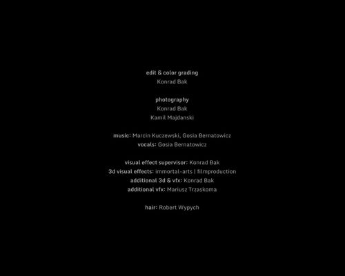 Monika Pietrasińska w mrocznym, ekscentrycznym klipie [VIDEO