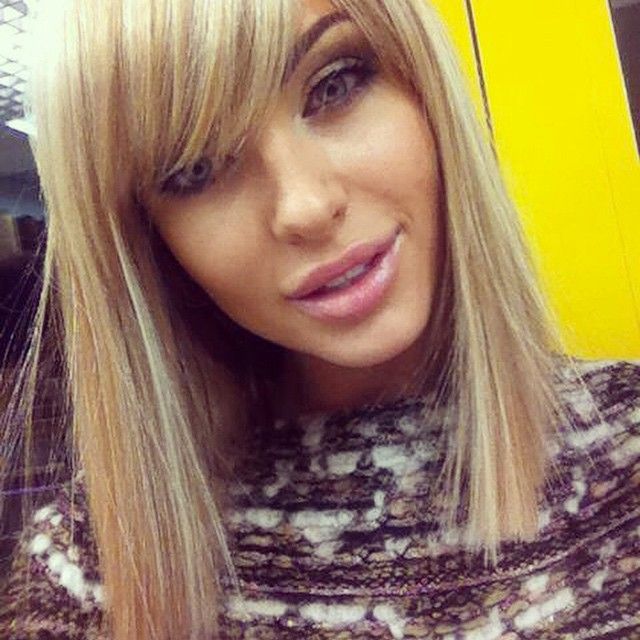 W tej peruce wygląda jak lalka Barbie! (FOTO)