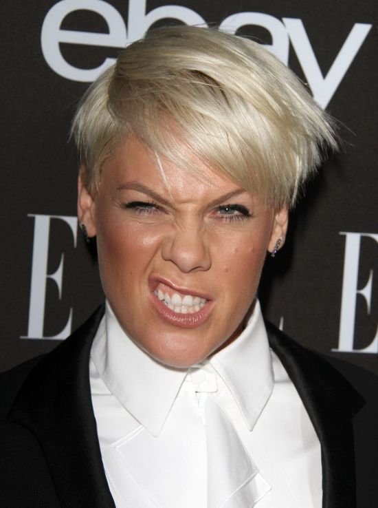 Ten strój zmasakrował jej sylwetkę (FOTO)