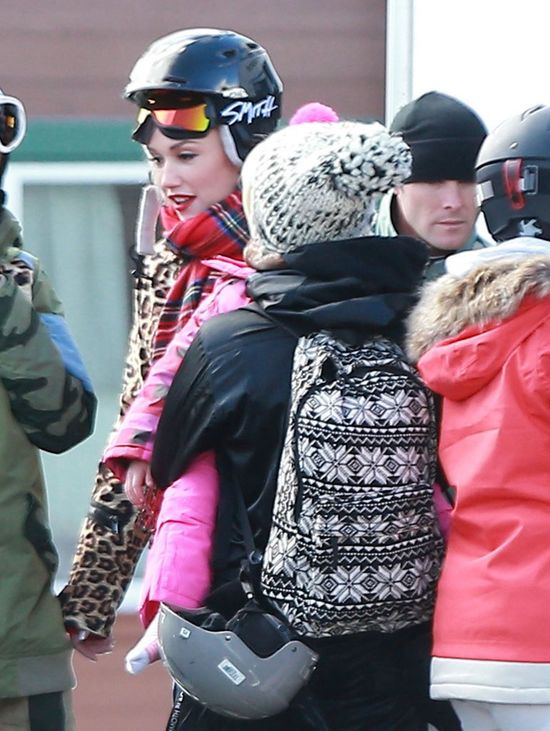 Pink zabrała córkę na stok boso! (FOTO)