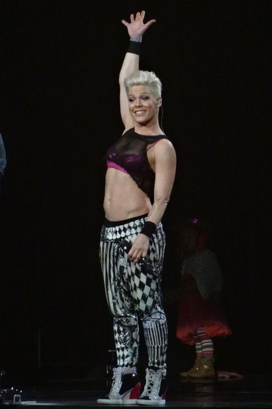 Pink podczas koncertów pokazuje nagie krocze? (FOTO)