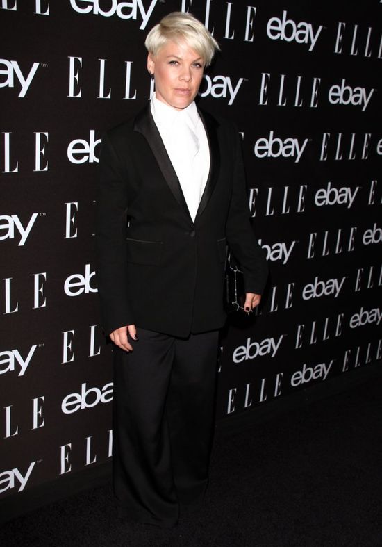 Ten strój zmasakrował jej sylwetkę (FOTO)