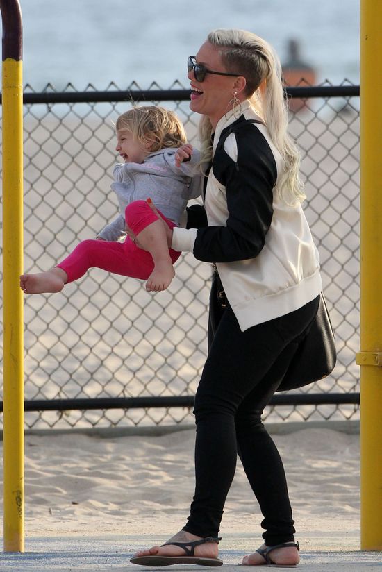 Pink przykładną mamą Pink przykładną mamą