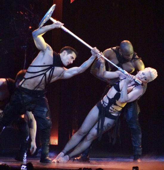 Pink podczas koncertów pokazuje nagie krocze? (FOTO)