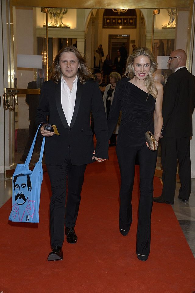 To z nim spotyka się Alicja Bachleda-Curuś? (FOTO) To z nim spotyka się Alicja Bachleda-Curuś? (FOTO)