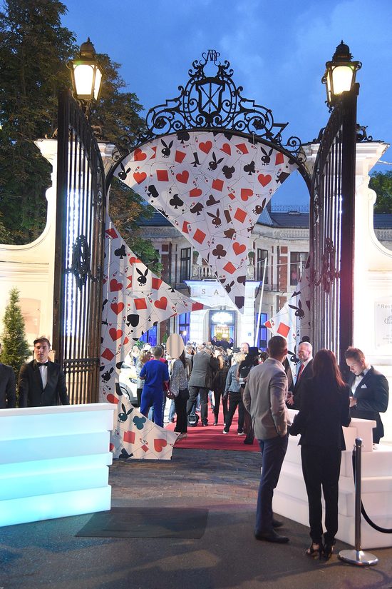 Samochód roku Playboya - gorąca noc, choć tylko 15 stopni 