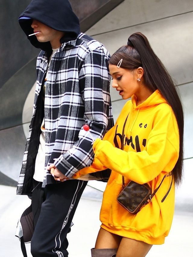 Dziwaczna stylizacja Gigi Hadid (ZDJĘCIA) Dziwaczna stylizacja Gigi Hadid (ZDJĘCIA)