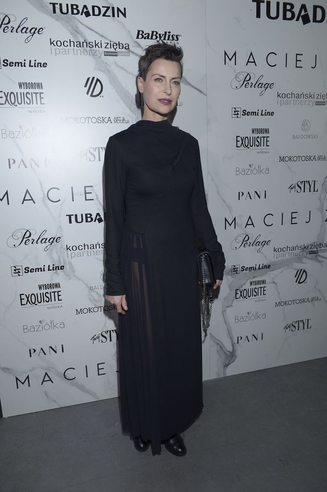 Biust Kubickiej i białe kozaczki Fijał na pokazie Macieja Zienia (ZDJĘCIA) Biust Kubickiej i białe kozaczki Fijał na pokazie Macieja Zienia (ZDJĘCIA)