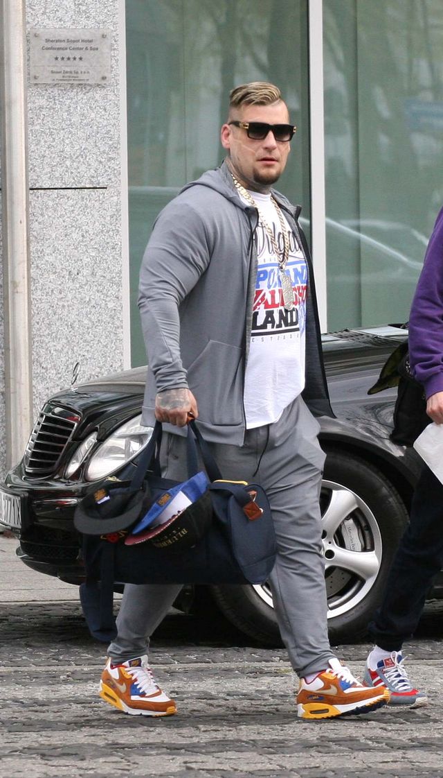 Popek w 20 m2 wyliczył, ile ZAPŁACIŁ za POCIĘCIE twarzy Popek w 20 m2 wyliczył, ile ZAPŁACIŁ za POCIĘCIE twarzy