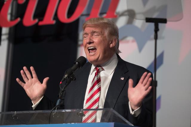 Barack Obama będzie OSTATNIM prezydentem USA? Hillary Clinton jest chora i...