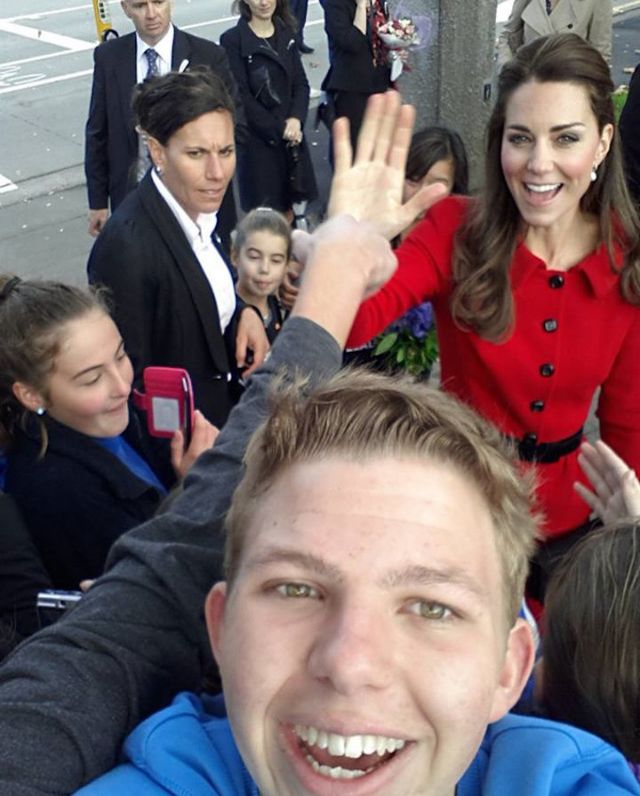 Cała rodzina królewska będzie mieć selfie na drugim planie? 