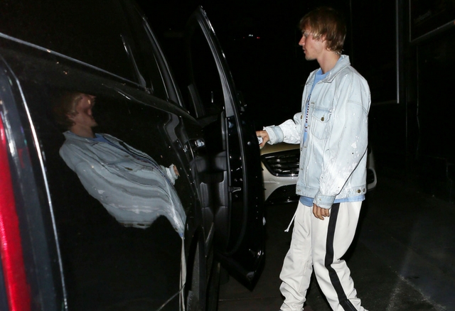 Justin z TĄ blondynką spędził noc po imprezie (ZDJĘCIA) Justin z TĄ blondynką spędził noc po imprezie (ZDJĘCIA)