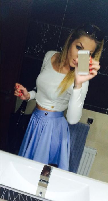 Odkąd powiększyła biust, chętnie się nim chwali (FOTO) Odkąd powiększyła biust, chętnie się nim chwali (FOTO)