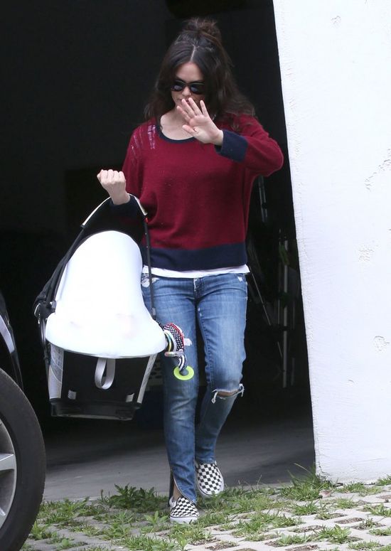 Rachel Bilson przyłapana z córeczką (FOTO)