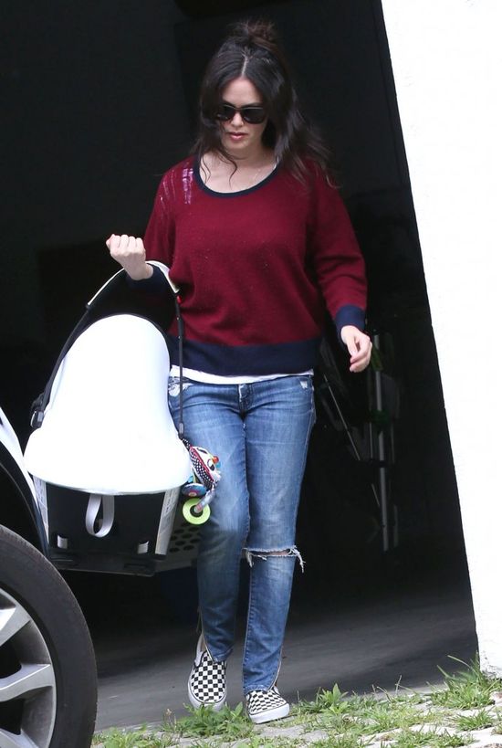 Rachel Bilson przyłapana z córeczką (FOTO)