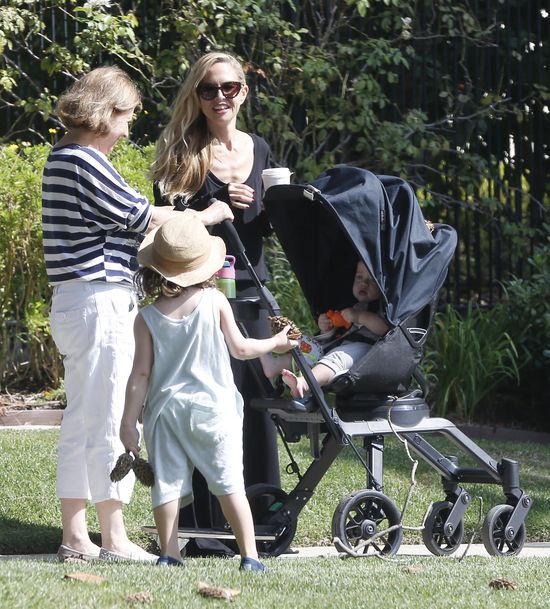 Rachel Zoe nie radzi sobie sama z dwójką dzieci? (FOTO)