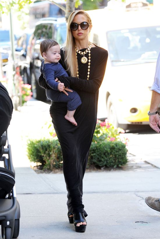 Nie uwierzycie, ile razy dziennie Rachel Zoe przebiera synka