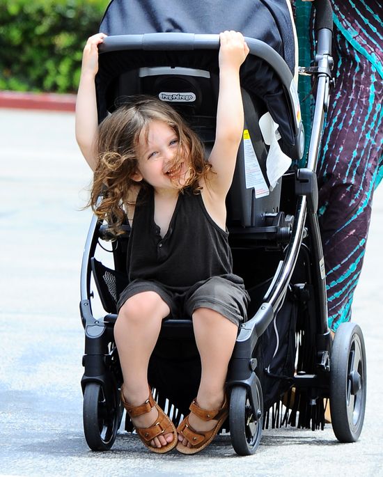 Ikona stylu w za małych butach (FOTO) Ikona stylu w za małych butach (FOTO)