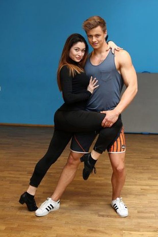 Rafał Jonkisz pod partnerką na treningu do Tańca z gwiazdami Rafał Jonkisz pod partnerką na treningu do Tańca z gwiazdami