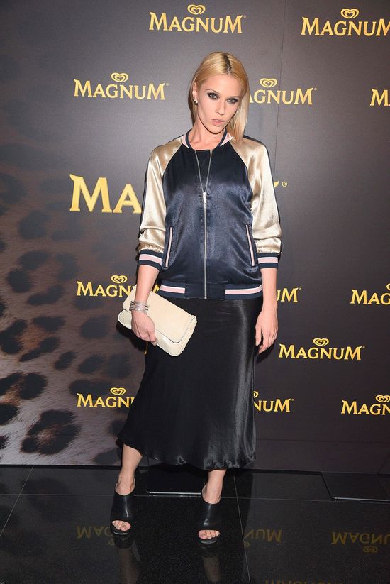 Pokaz biustów na imprezie Magnum (FOTO)