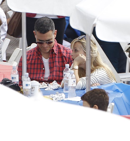 Reese Witherspoon z Jimem Thothem na pikniku (FOTO
