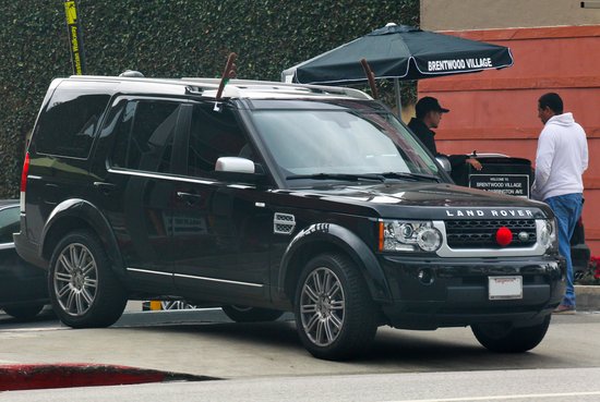 Samochód Reese Witherspoon jak Renifer Rudolf (FOTO)