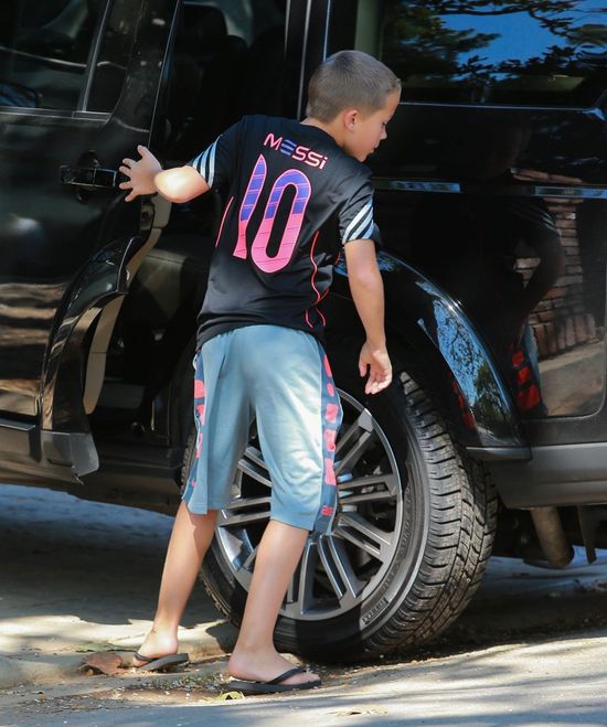 Reese Witherspoon przyłapana z całą rodziną (FOTO)