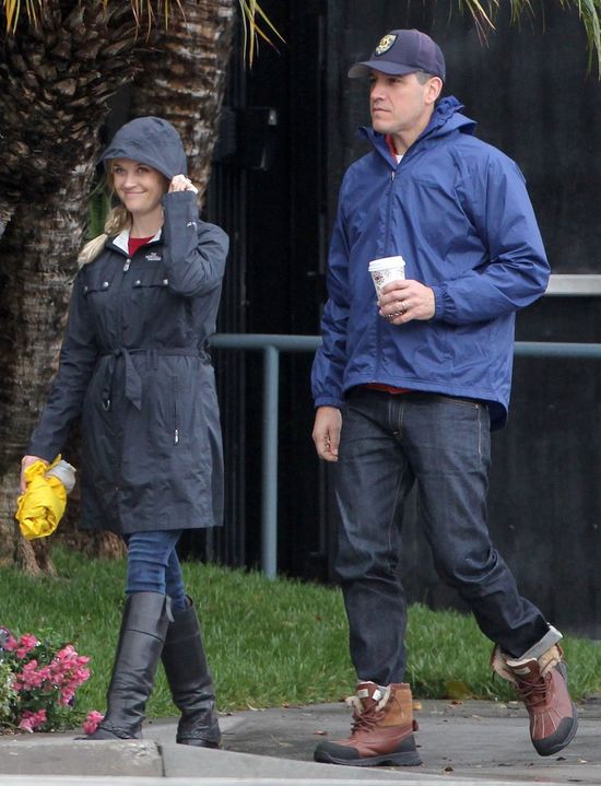 Reese Witherspoon z synkiem i bez makijażu (FOTO)