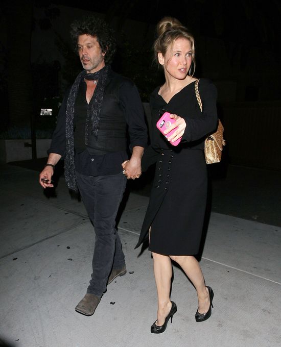 Jak się trzyma nowa twarz Renee Zewlleger?