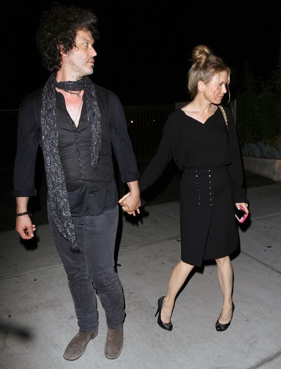 Jak się trzyma nowa twarz Renee Zewlleger?