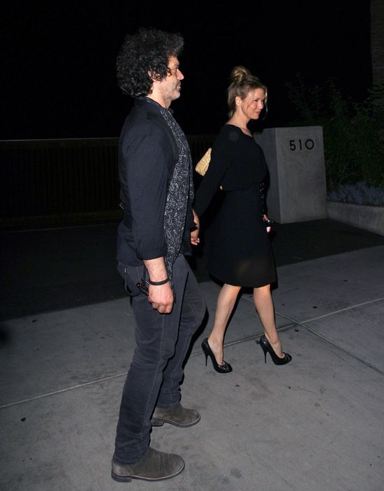 Jak się trzyma nowa twarz Renee Zewlleger?