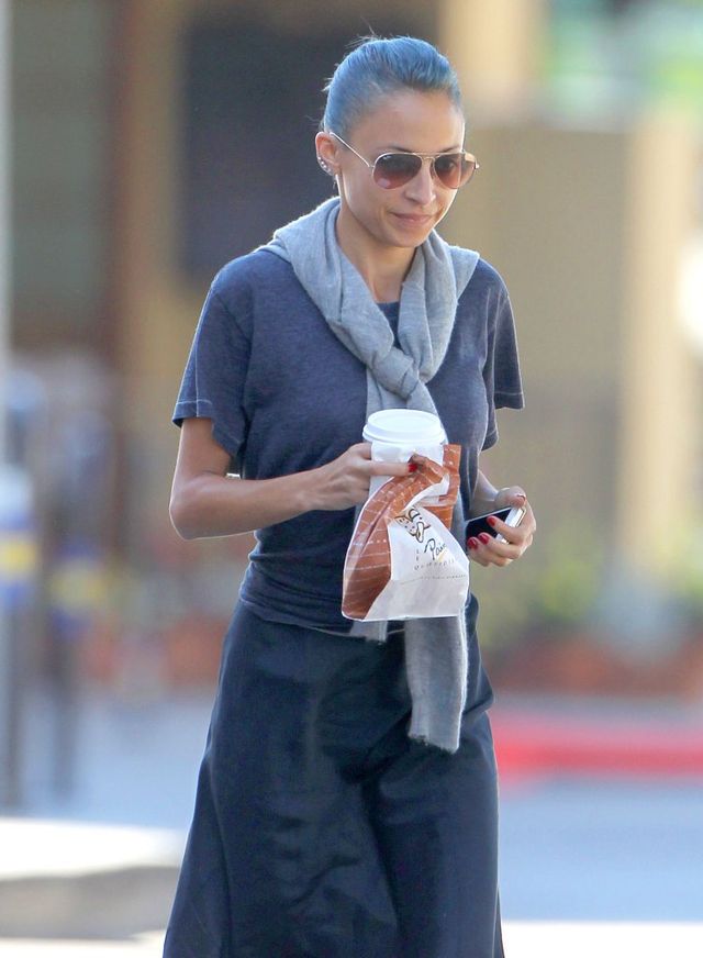 Nicole Richie nosi ubrania swej sześcioletniej córki (FOTO)