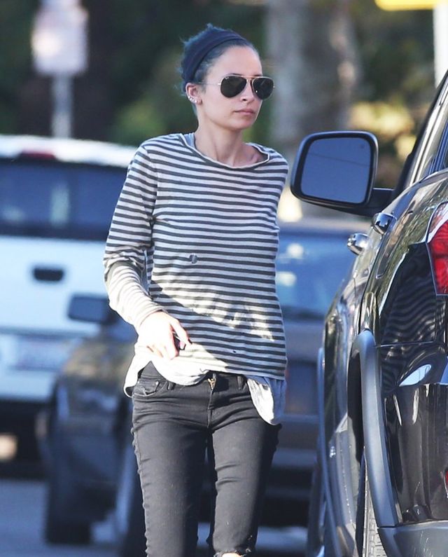 Nicole Richie nosi ubrania swej sześcioletniej córki (FOTO)