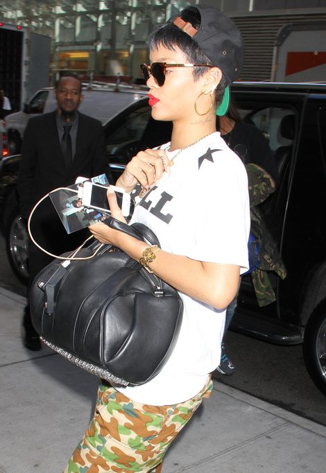 Rihanna jako zadziorna chopczyca (FOTO)