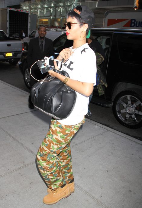 Rihanna jako zadziorna chopczyca (FOTO)