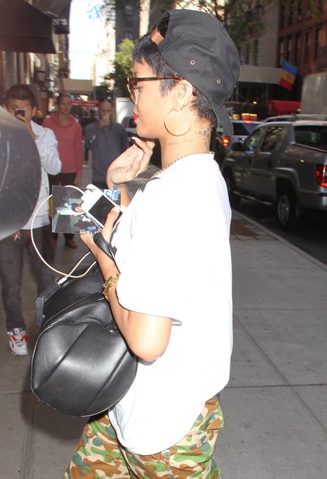 Rihanna jako zadziorna chopczyca (FOTO)