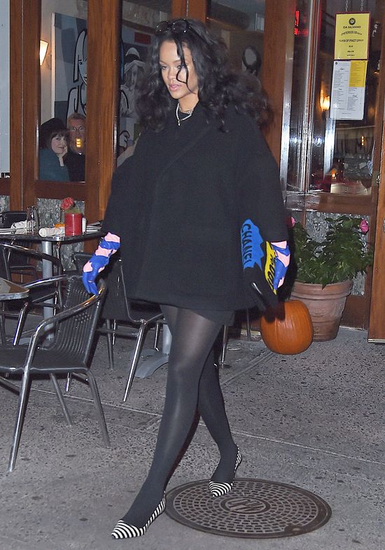 Rihanna w kolejnej (nie)udanej stylizacji (FOTO)