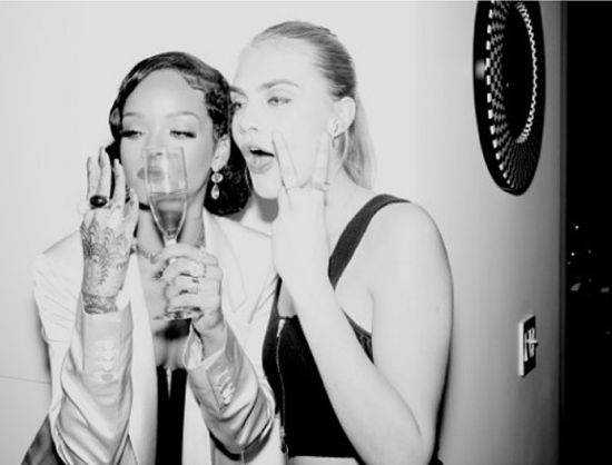 Tak na Sylwestra bawiła się Rihanna (FOTO) Tak na Sylwestra bawiła się Rihanna (FOTO)