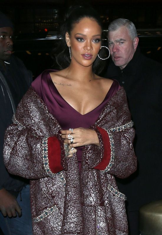 Którą cześć ciała tym razem wyeksponowała RiRi? (FOTO)