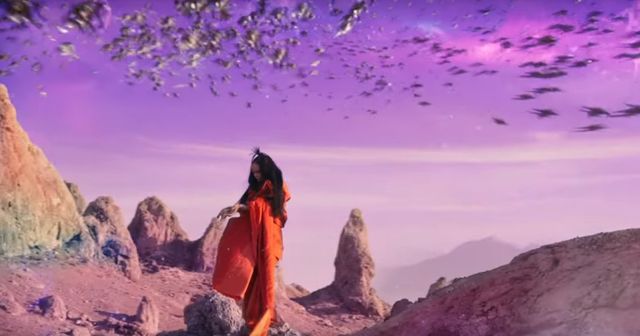 Szok i niedowierzanie. Rihanna wygląda jak nie Rihanna i brzmi jak Sia