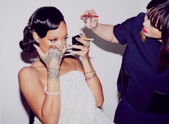Tak na Sylwestra bawiła się Rihanna (FOTO)  