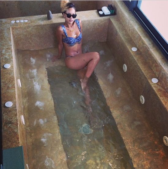 Rihanna chce przytyć (FOTO)