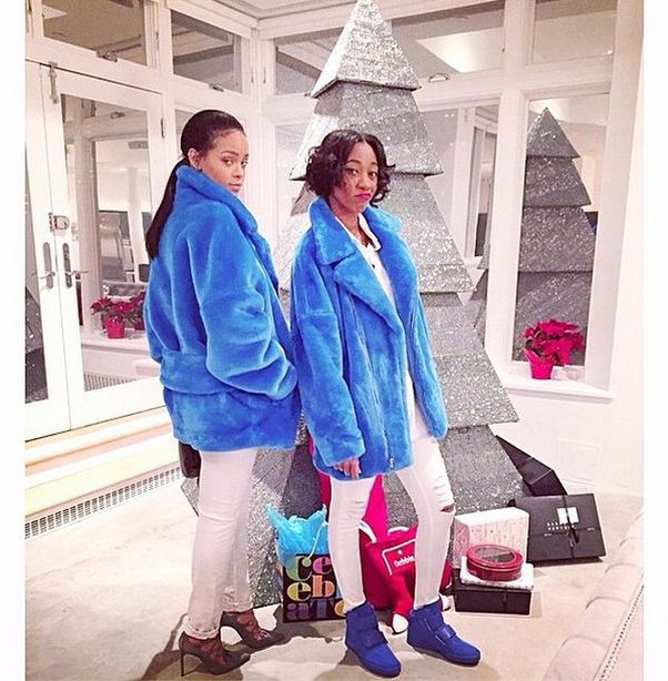 Gwiazdy chwalą się choinkami (FOTO)