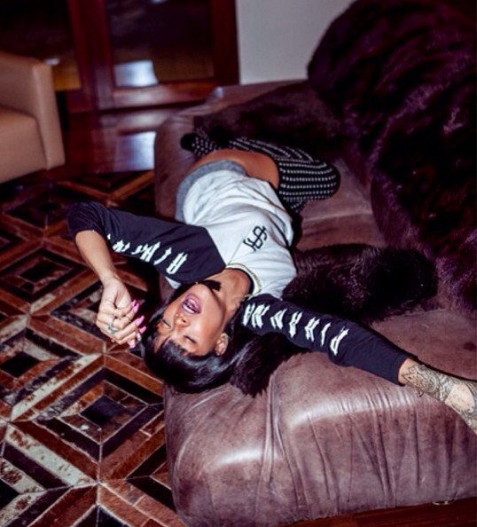 Rihanna pozdrawia z Aspen (FOTO)