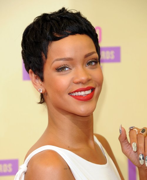 Rihanna w nowej fryzurze na MTV Video Music Awards (FOTO)