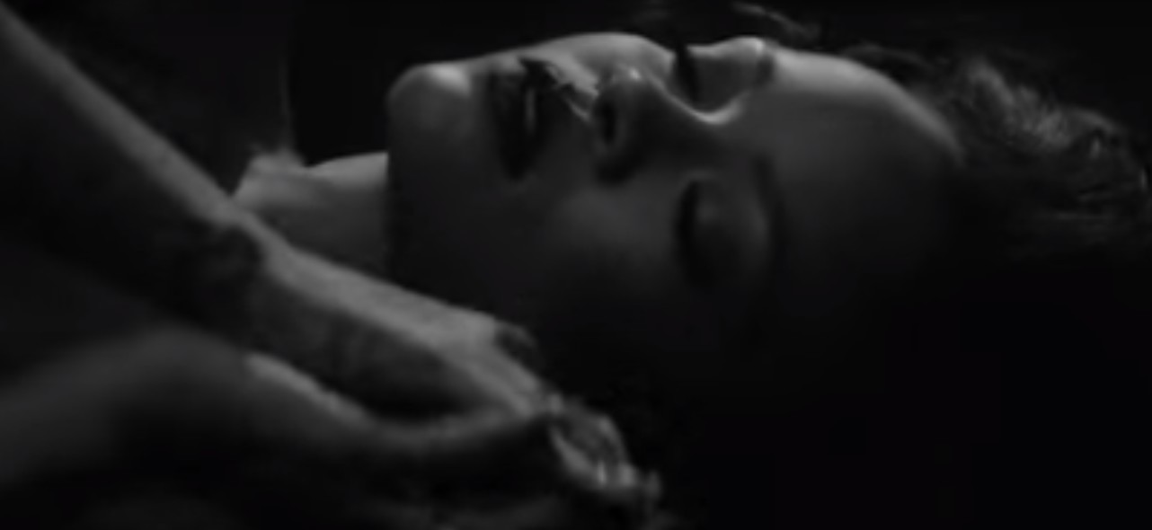 Teledysk do Kiss It Better Rihanny najseksowniejszym w jej karierze?