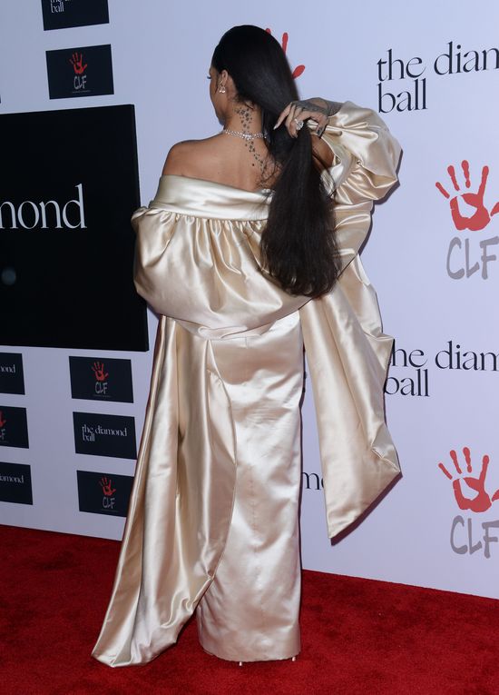 Nic dziwnego, że zadzierała nosa na ściance (FOTO)