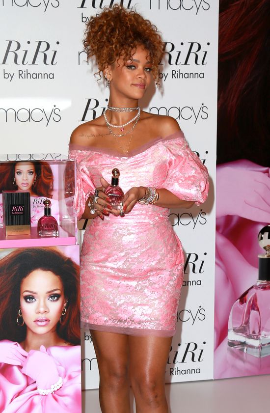 Rihanna wpisuje w Google naprawdę DZIWNE rzeczy